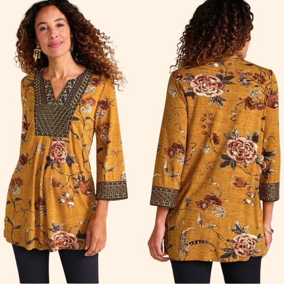 Soft Surroundings Tops - Soft Surroundings Embroidered Top PL